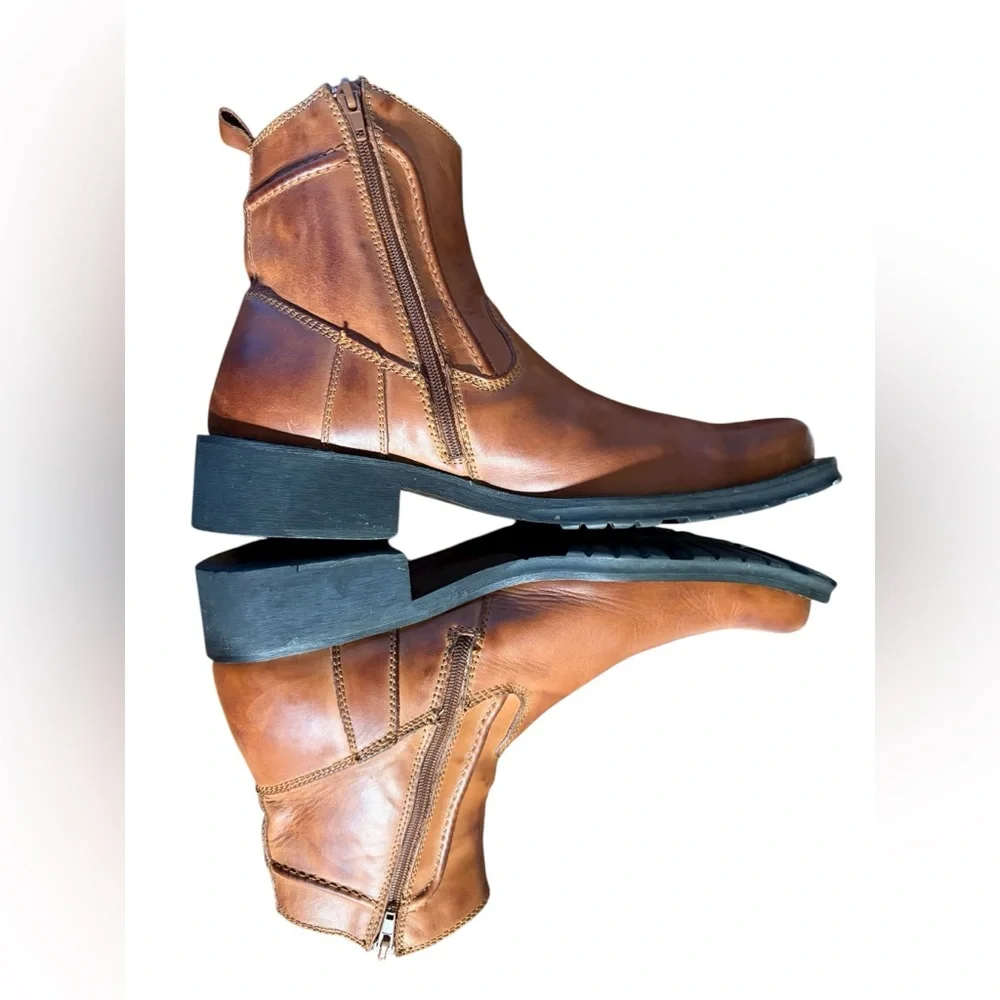 Bed Stu-Men’s 11 side zip boot. Cobbler Series distressed leather. Cognac EUC!